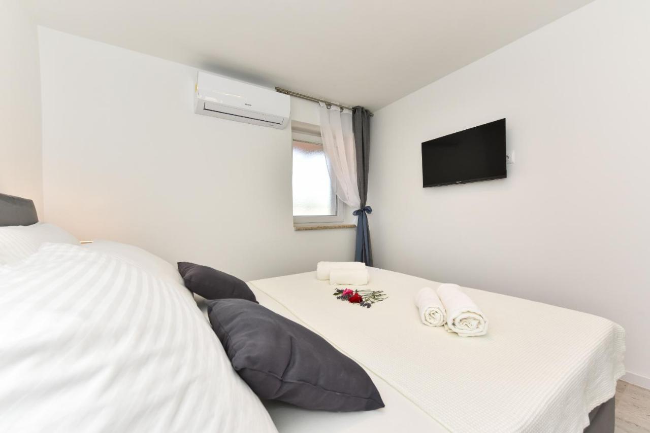 פריבלאקה Villa Mediteran Zadarvillas מראה חיצוני תמונה