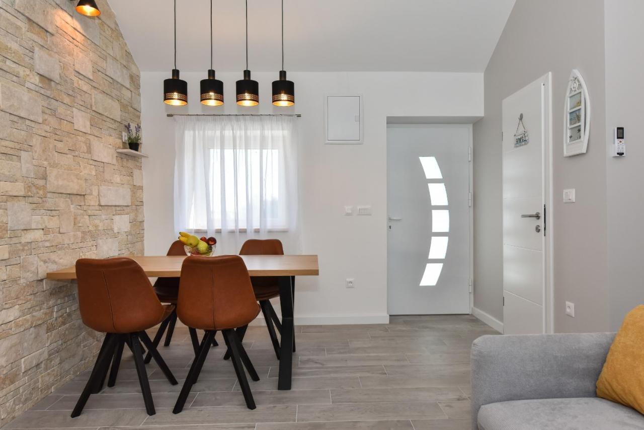 פריבלאקה Villa Mediteran Zadarvillas מראה חיצוני תמונה